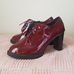 Italian brand Vero Cuoio Burgundy Oxford Patent Red Leather Booties